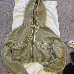Green cropped hoodie